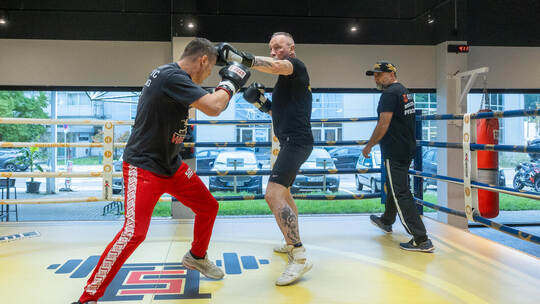 Hück und Stieglitz gehen beim Sparring gleich in die Vollen. Meyer Uwe Hück Robert Stieglitz