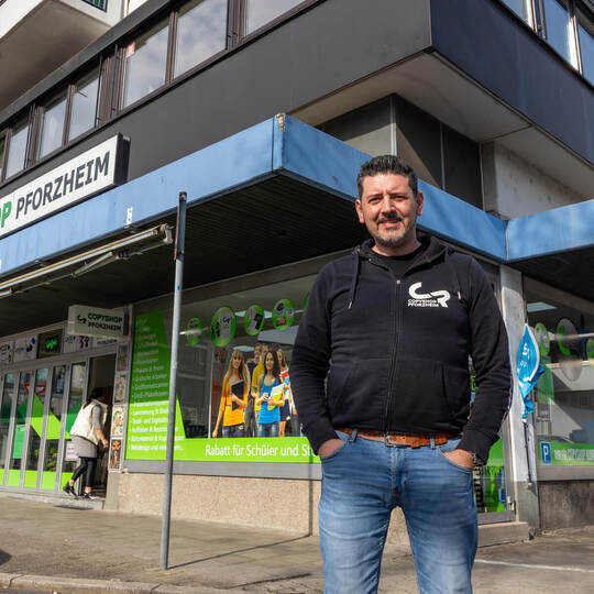 Victor Rodrigues (48) will nur noch weg aus Pforzheim. Für seinen etablierten Copyshop sucht er einen Nachfolger. Copyshop Pforzheim Zehnthofstraße