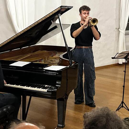 Jakob Bänsch (Trompete) und Sebastian Sternal (Klavier) brillieren im Abschlusskonzert des Black Forest Jazz Festivals. Reinhold