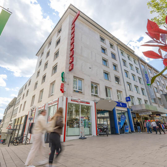Im Obergeschoss über der Stadtapotheke sind die Räume des städtischen MVZ angesiedelt. MVZ Stadtapotheke Engagement WerkStadt